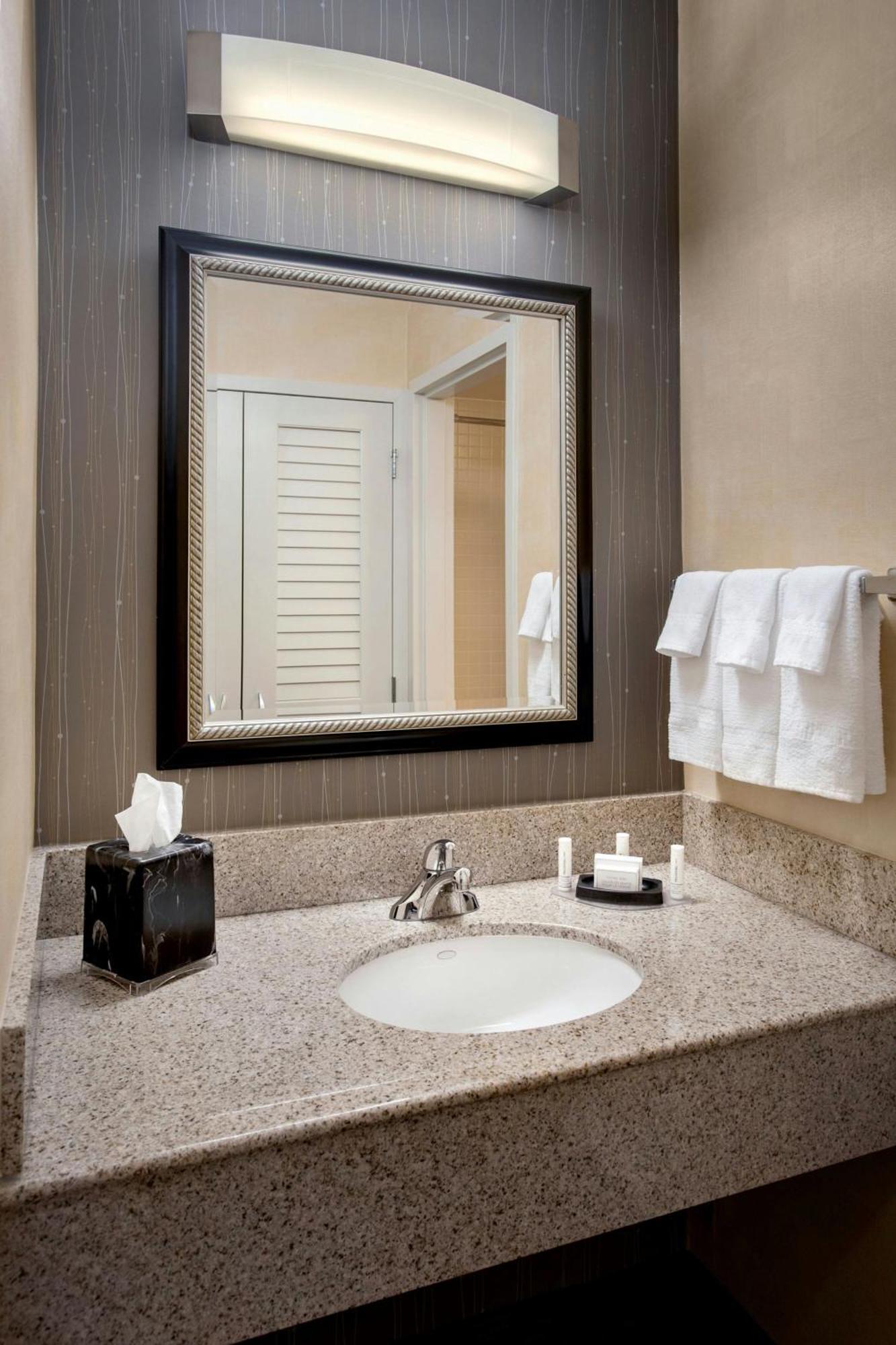 Courtyard By Marriott Hartford Windsor Airport Hotel Luaran gambar